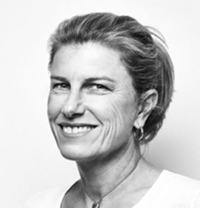 Elizabeth Carpenter - Zak World of Façades